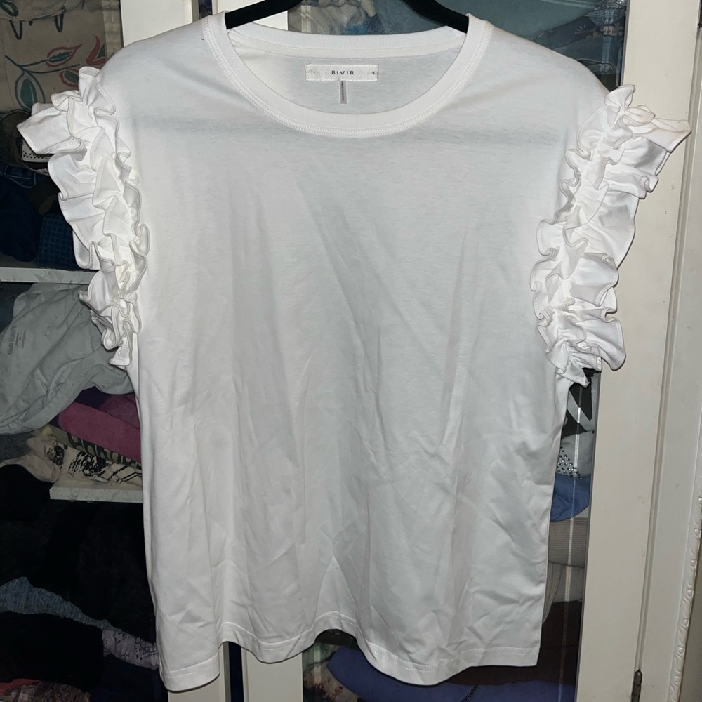 🤍brand NWOT size medium Ruffle Sleeve White Tee 
boutique brand / quality